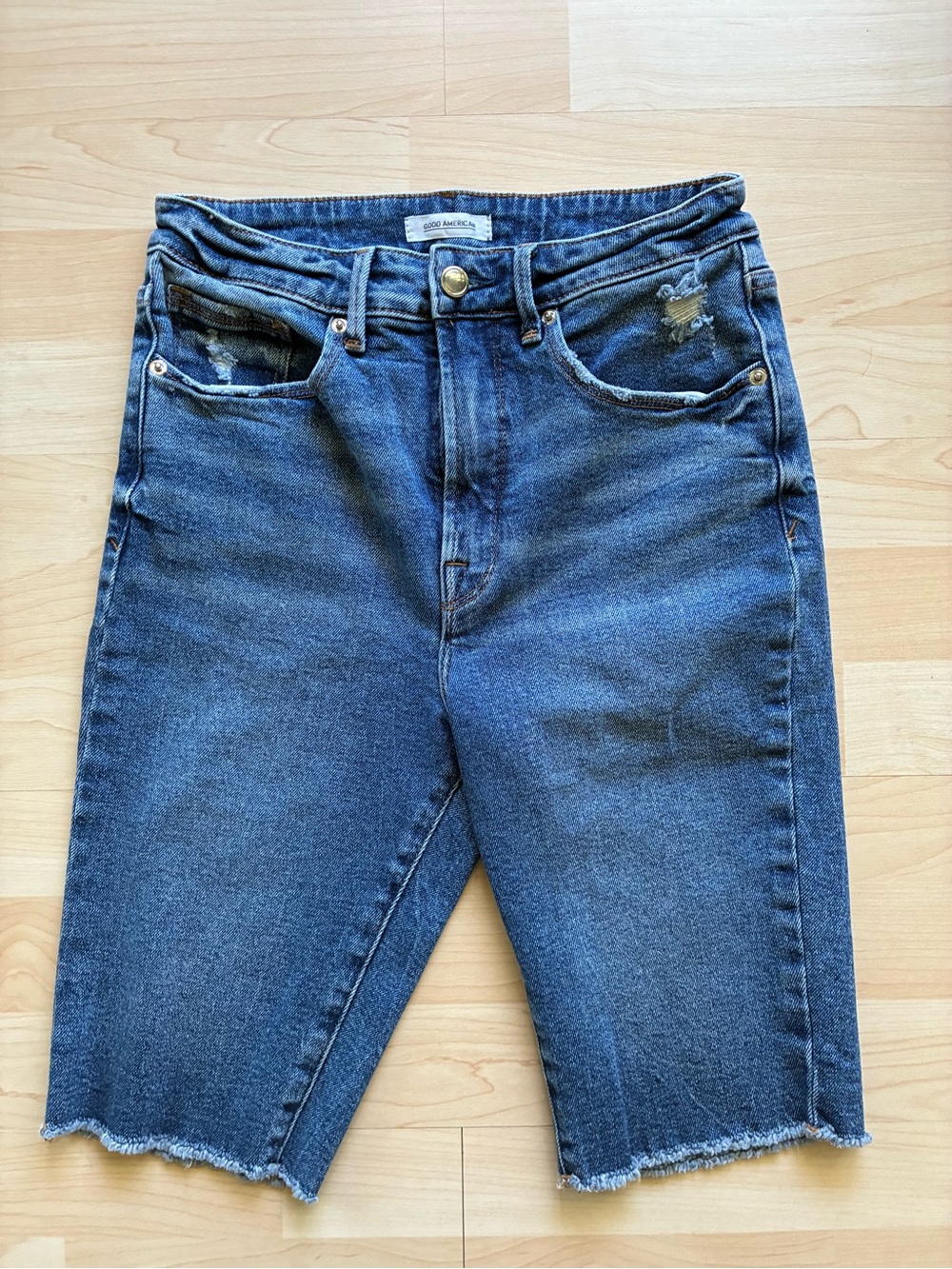 Good American Women’s Blue Denim Bermuda bike Shorts Distressed Stretch 6/28 W28